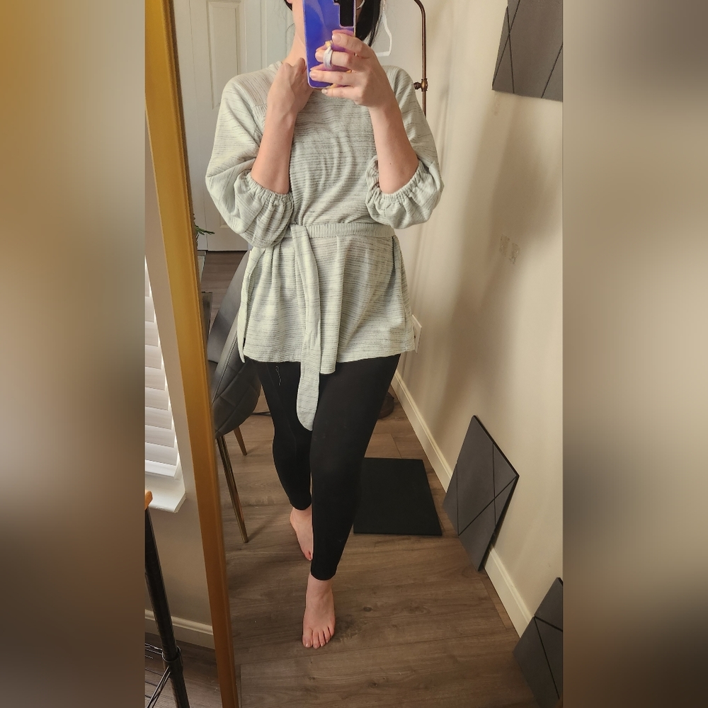 SOLD Forever 21 Gray tunic sweater, long sleeve with front tie, size small - Picture 8 of 8